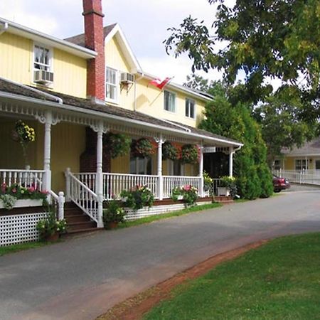 Shining Waters Country Inn คาเวนดิช ภายนอก รูปภาพ